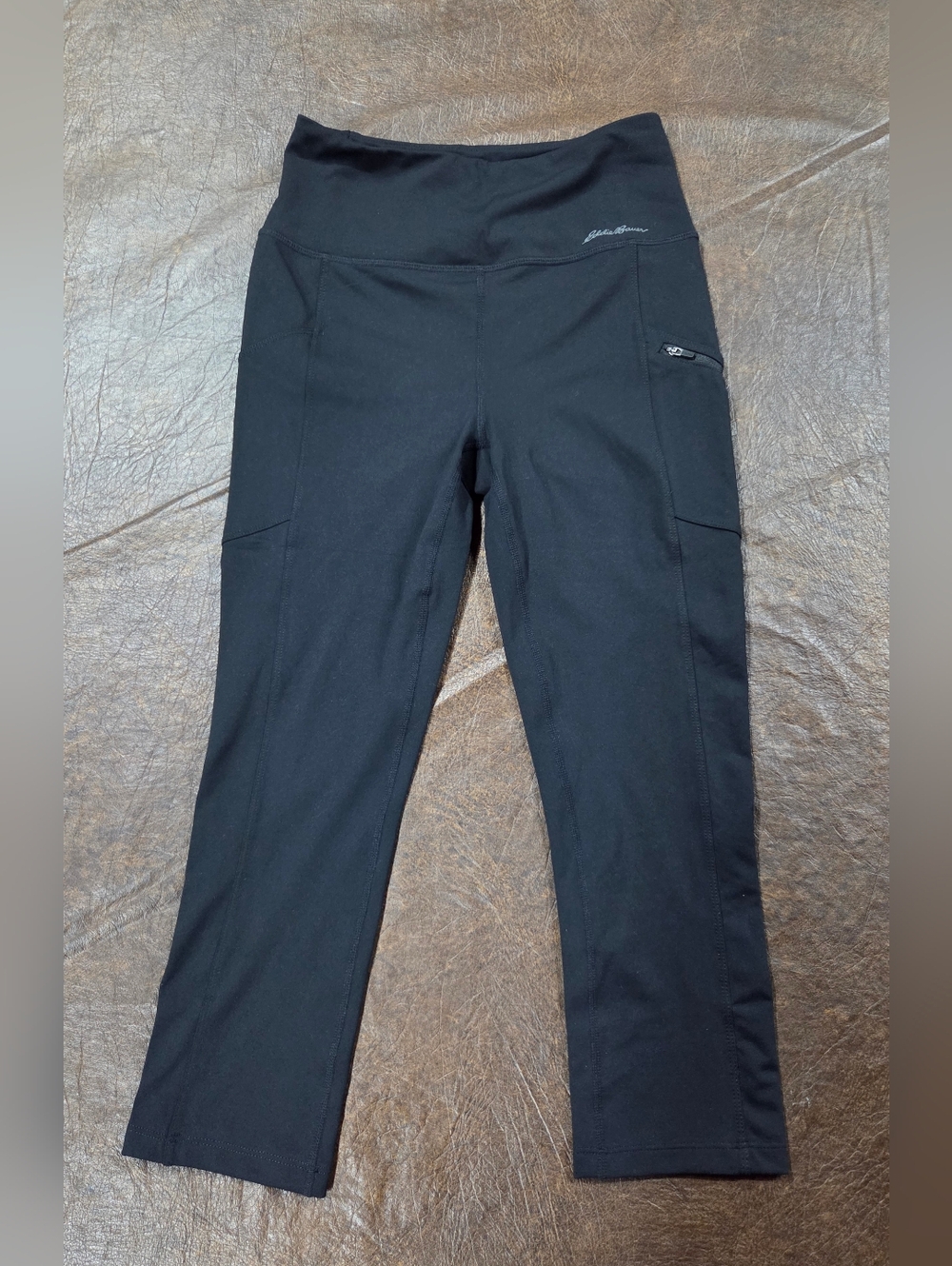 NWOT Women's Eddie Bauer Capri Leggings With Zipper Pockets size XS
